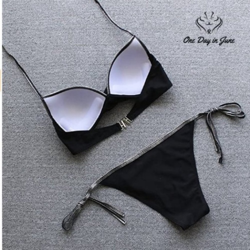 NWOT Yknktstc MD Black & Blue Shimmer Lined Detail Push Up Bra Padded Bikini Top - Picture 2 of 5